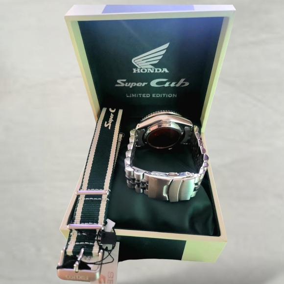 Seiko 5 Sports X Honda Super Cub Automatic Limited Edition - Picture 8 of 14